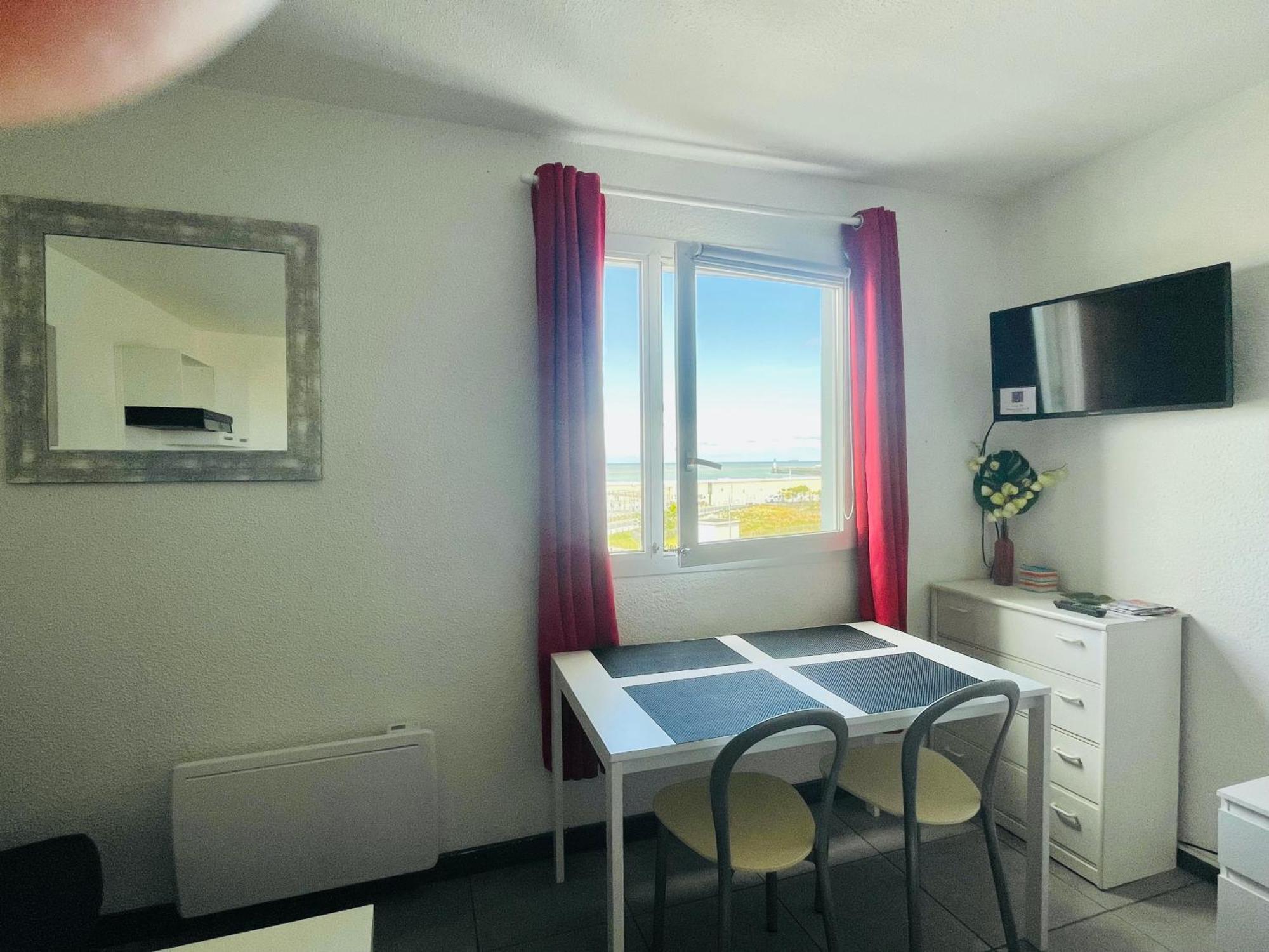 Appartement Au Rythme Des Ferrys à Calais Extérieur photo